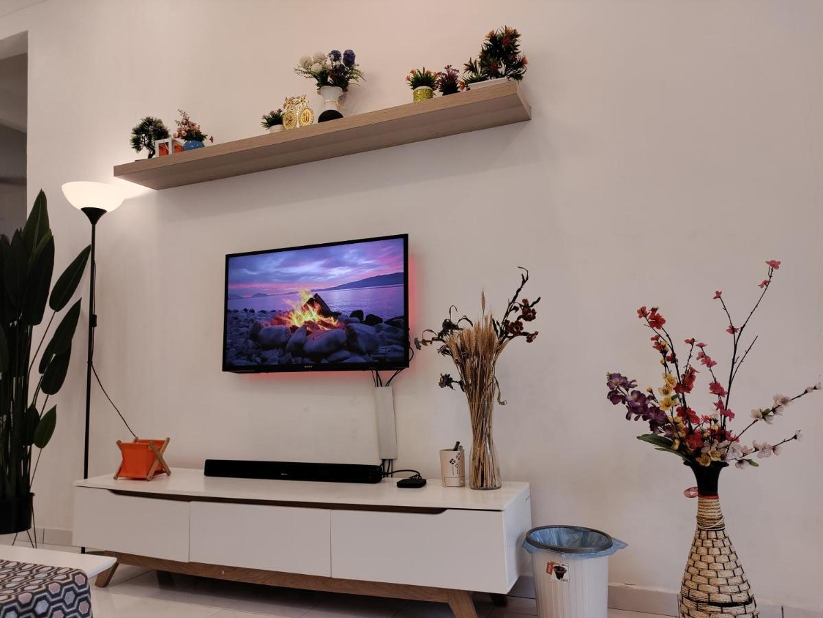 Ubaid Homestay Σερεμπάν Εξωτερικό φωτογραφία